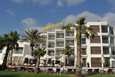 Invia – Adams Beach, Larnaca