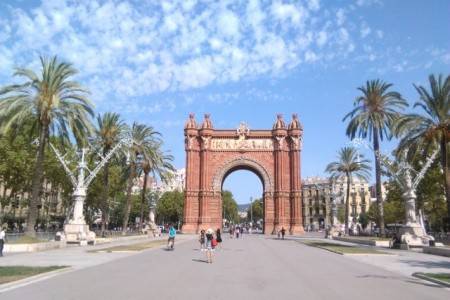 Invia – Barcelona – more, hory, turistika,  recenzia