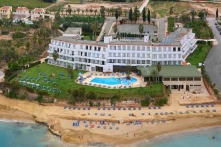 Invia – Corallia Beach Hotel,  recenzia