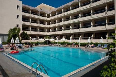 Invia – Hotel Lomeniz Beach,  recenzia