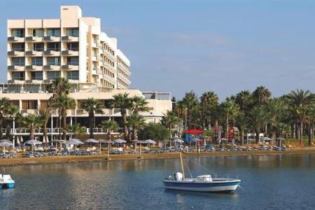 Invia – The Golden Bay Beach Hotel,  recenzia