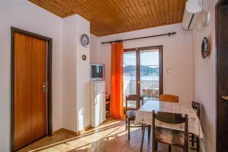 Invia – Apartment Tomulić / Two Bedroom A1,  recenzia