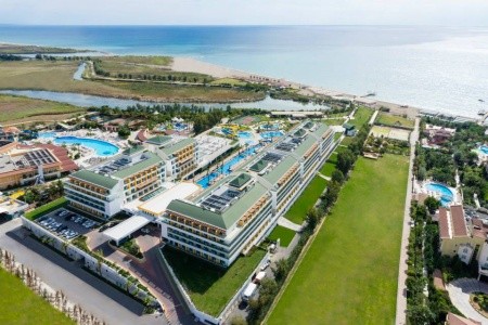 Invia – Port Nature Luxury Resort & Spa,  recenzia
