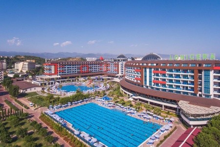 Invia – Lonicera Resort & Spa,  recenzia