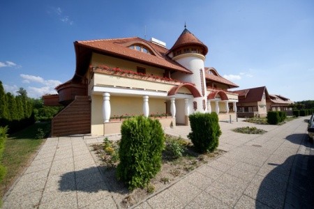 Invia – Hertelendy House, Maďarské termálne kúpele